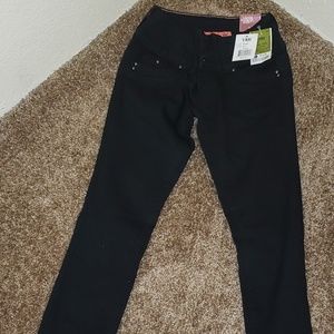 Black skinnys cuffed